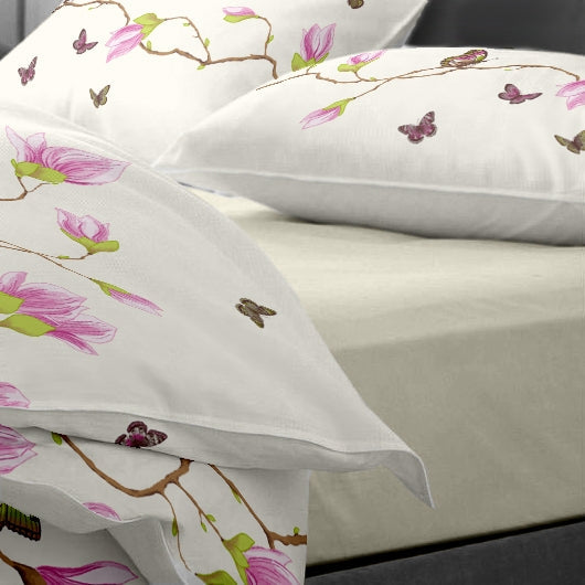 Lenjerie pat Renforce desen Magnolia Butterfly-v.1 Vanilla